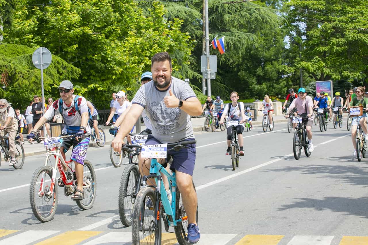 Велопробег Ставрополь 2024. Велопробег в Ростове на Дону 2024. Топлесс велопробег Нью Йорк. Велопробег фон для афиши.