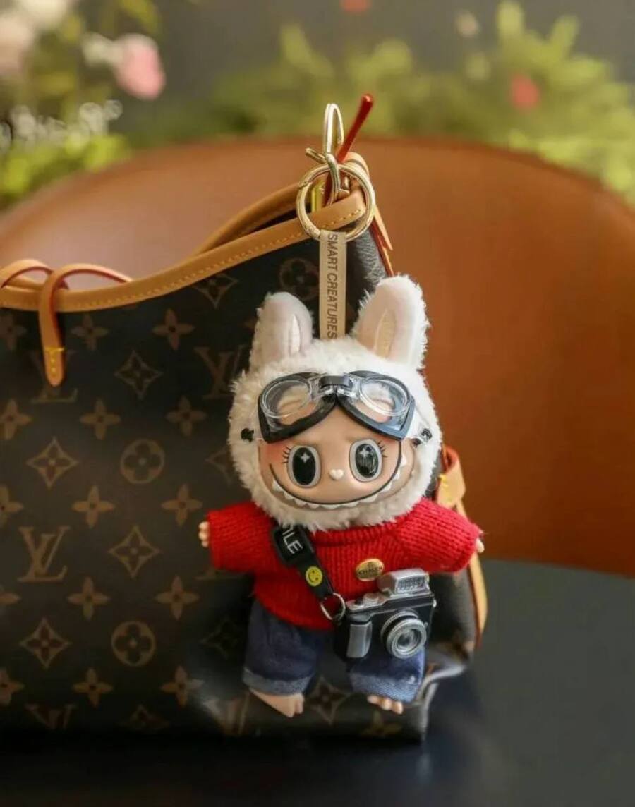 Labubu photo